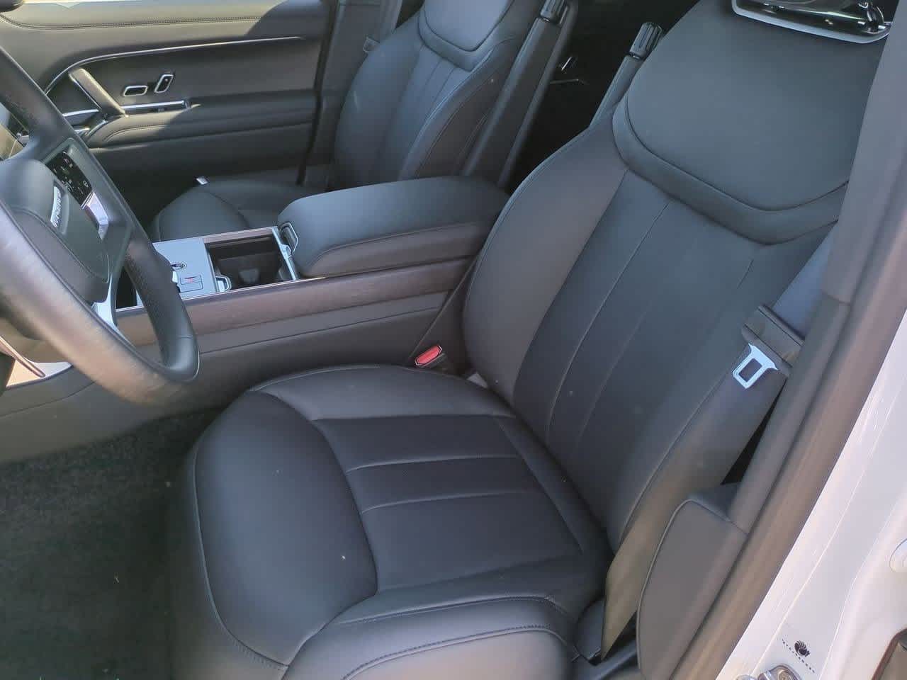 Thumbnail: 2025 Land Rover Range Rover - 15