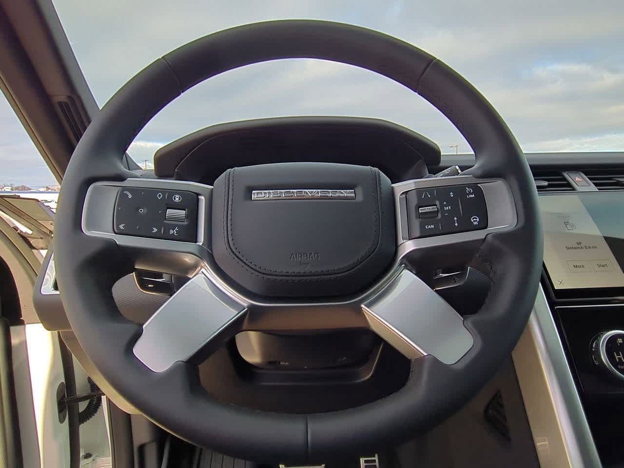 Thumbnail: 2026 Land Rover Discovery - 24