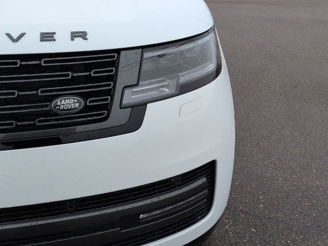 Thumbnail: 2026 Land Rover Range Rover - 10