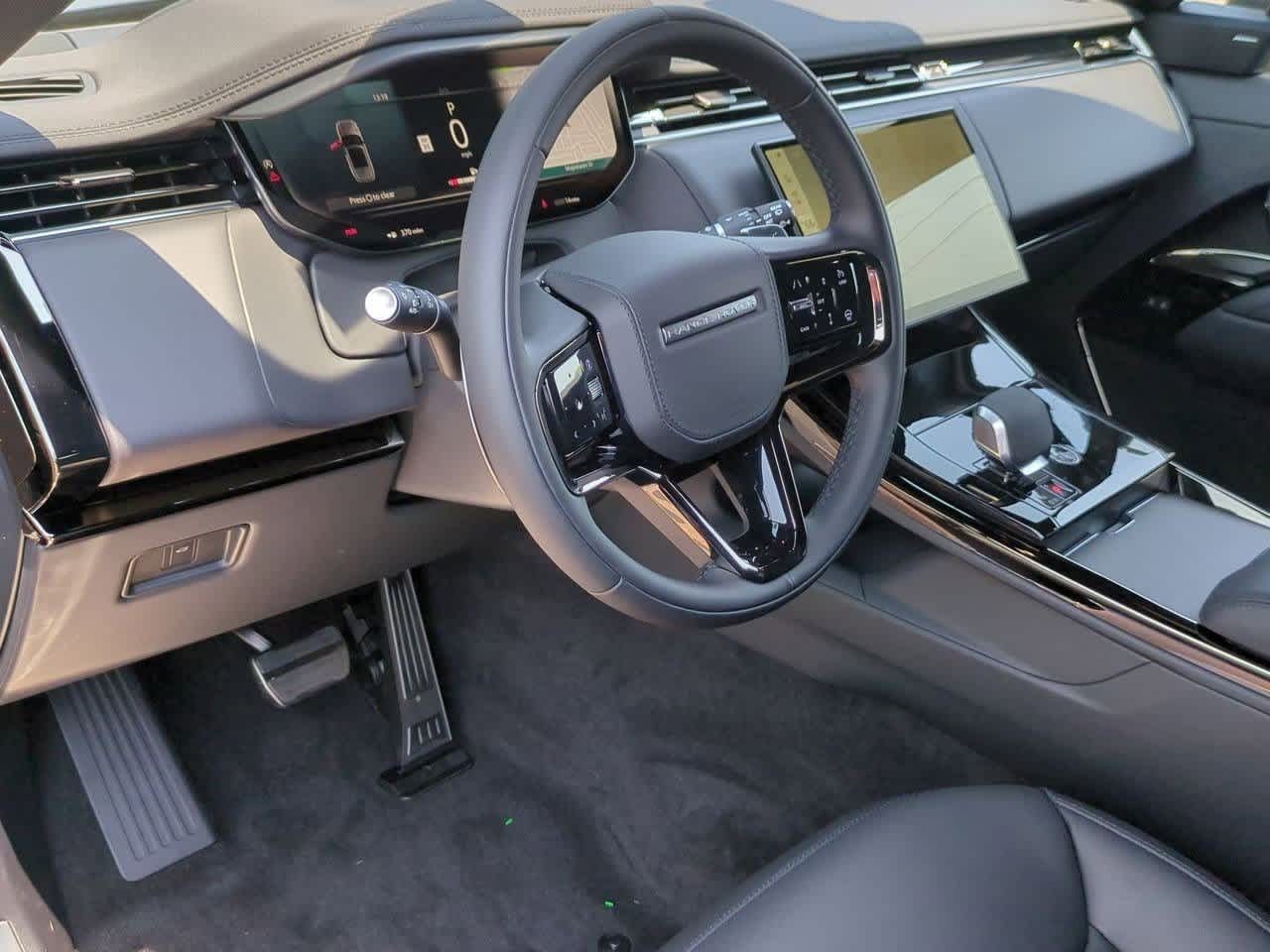 Thumbnail: 2025 Land Rover Range Rover Sport - 2