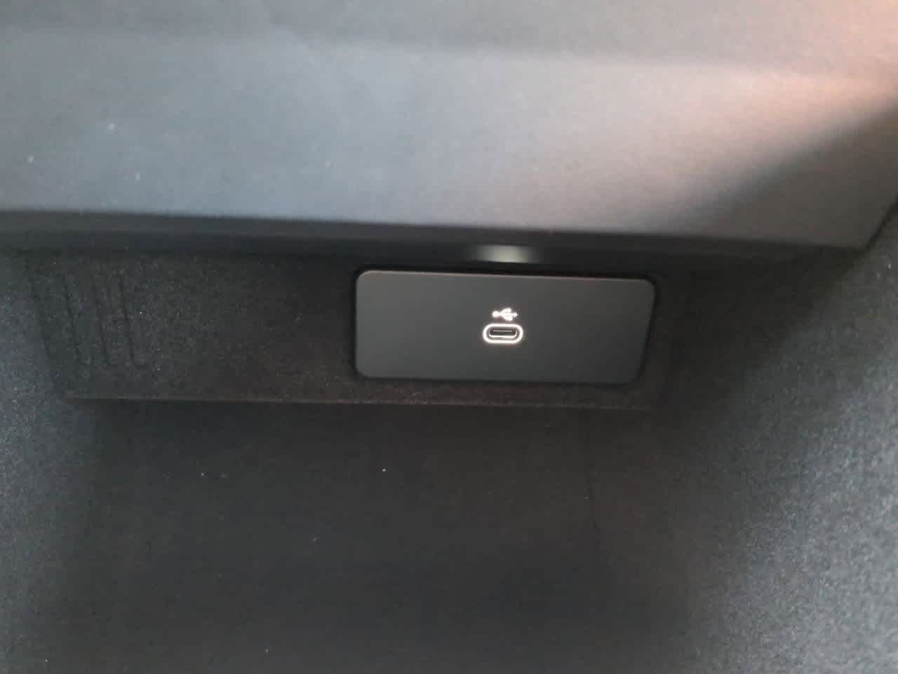 Thumbnail: 2026 Land Rover Range Rover Sport - 32