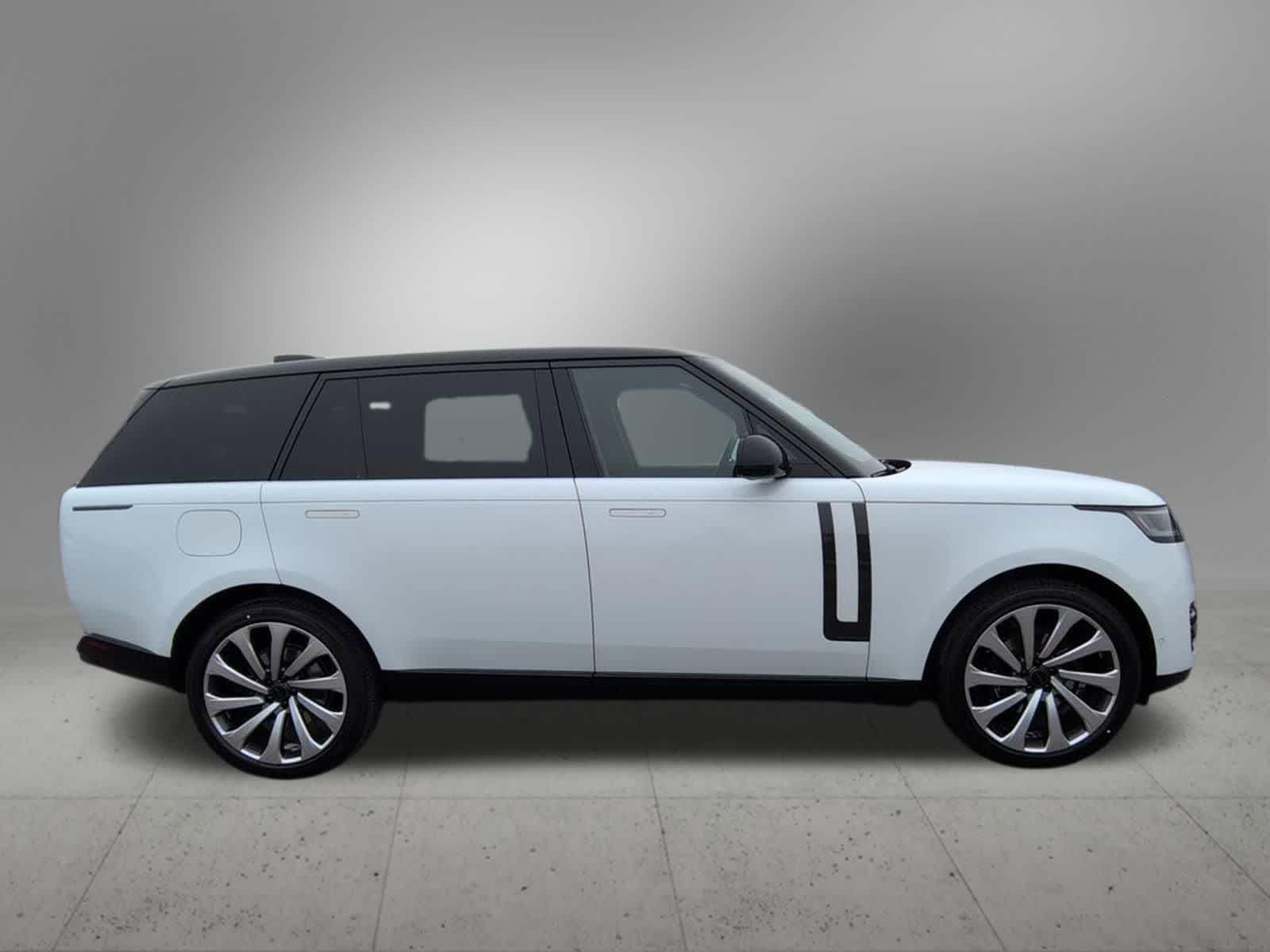 Thumbnail: 2026 Land Rover Range Rover - 7