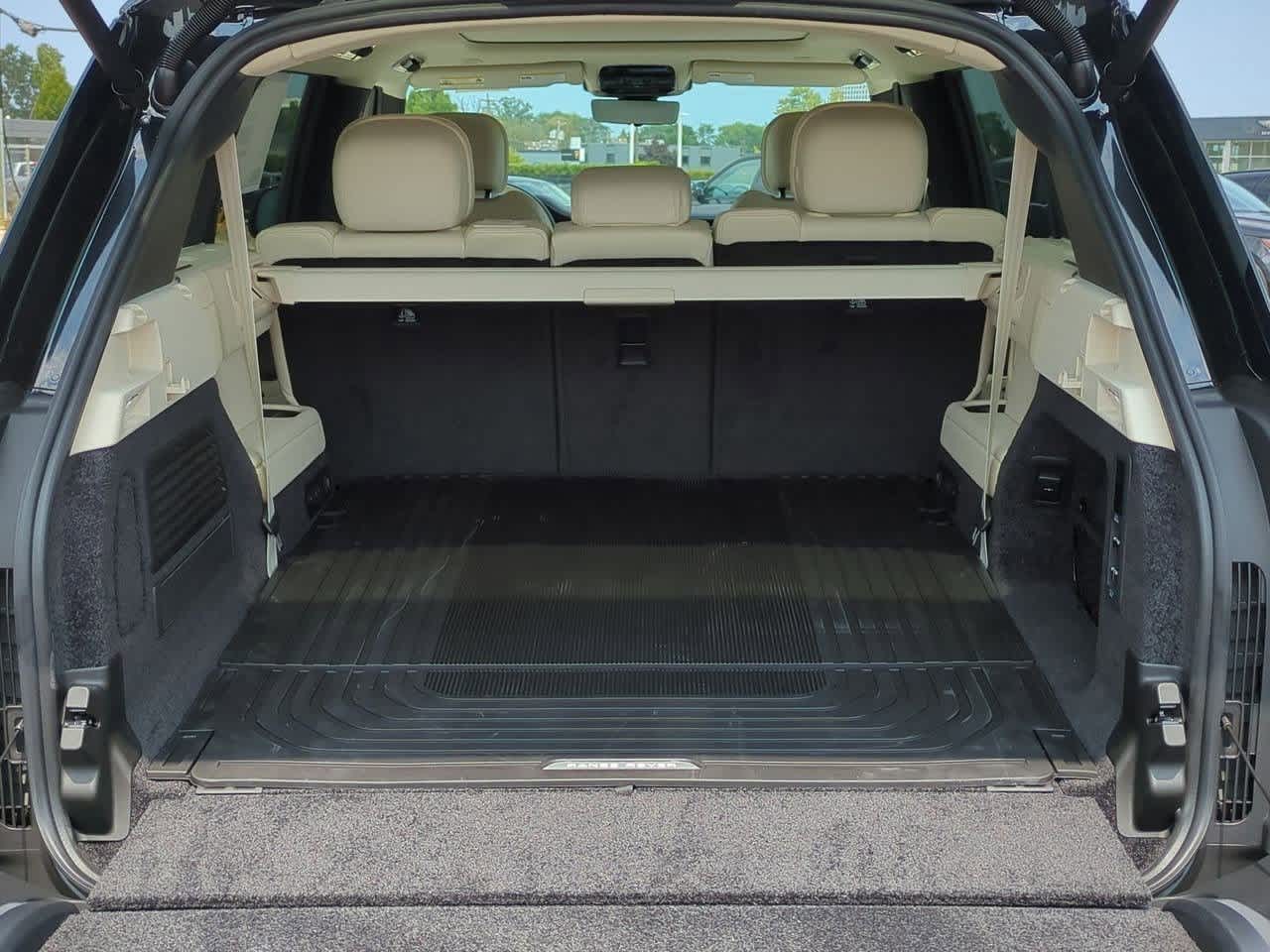 Thumbnail: 2025 Land Rover Range Rover - 35