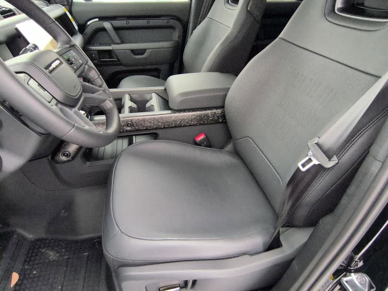 Thumbnail: 2025 Land Rover Defender - 16