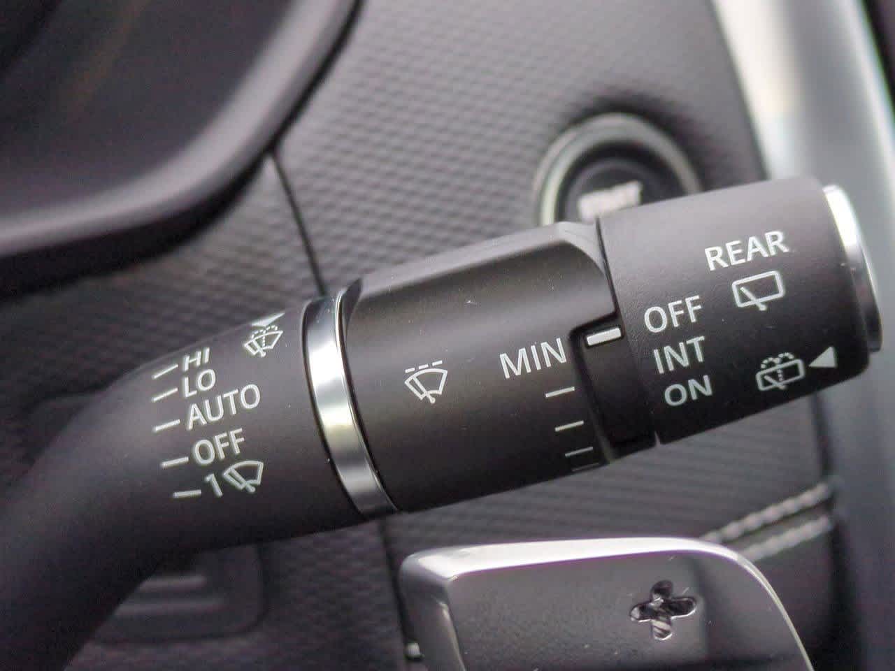 Thumbnail: 2026 Land Rover Discovery - 26