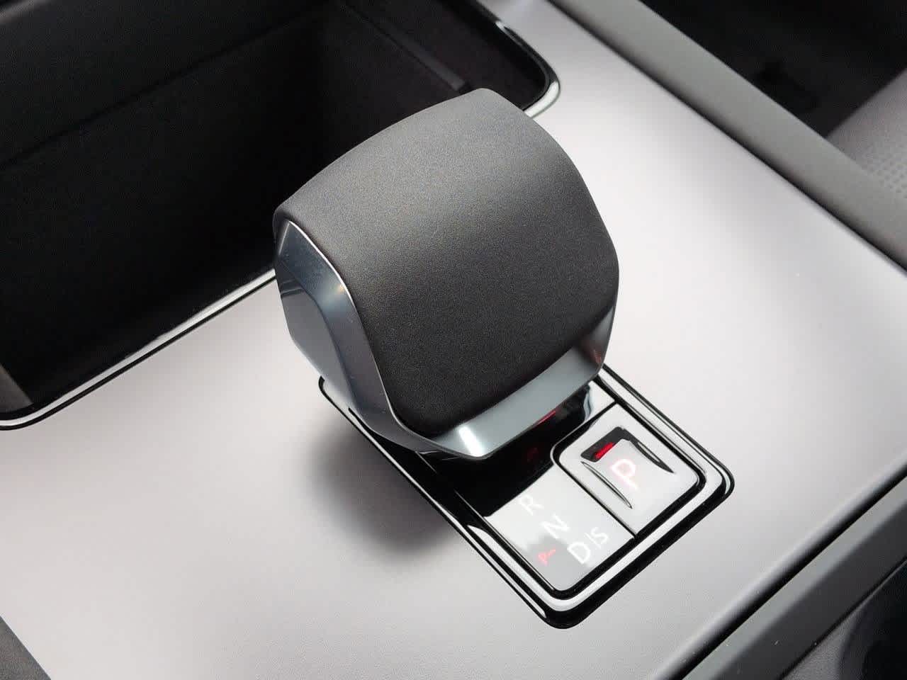 Thumbnail: 2026 Land Rover Discovery Sport - 33