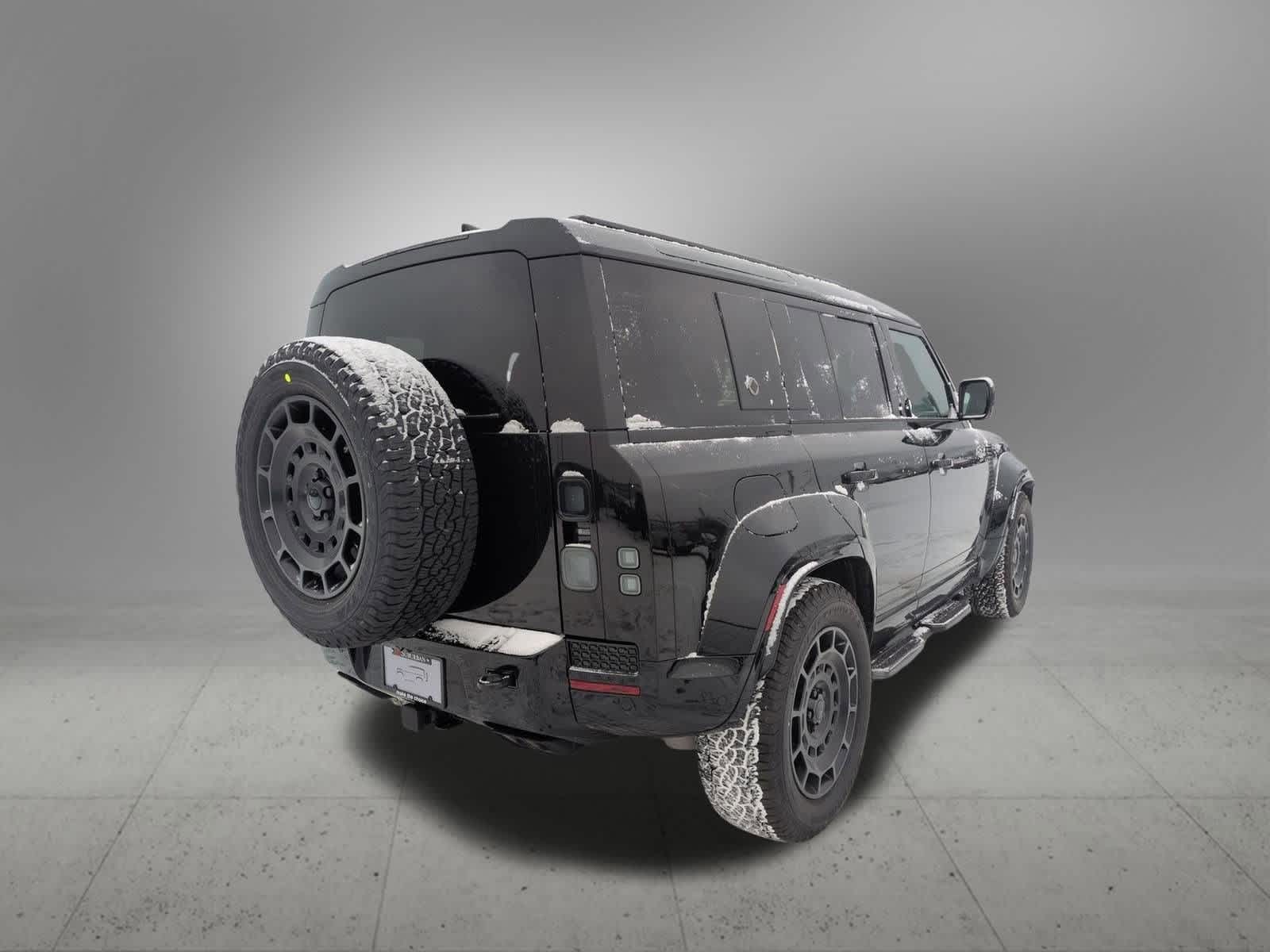 Thumbnail: 2025 Land Rover Defender - 6