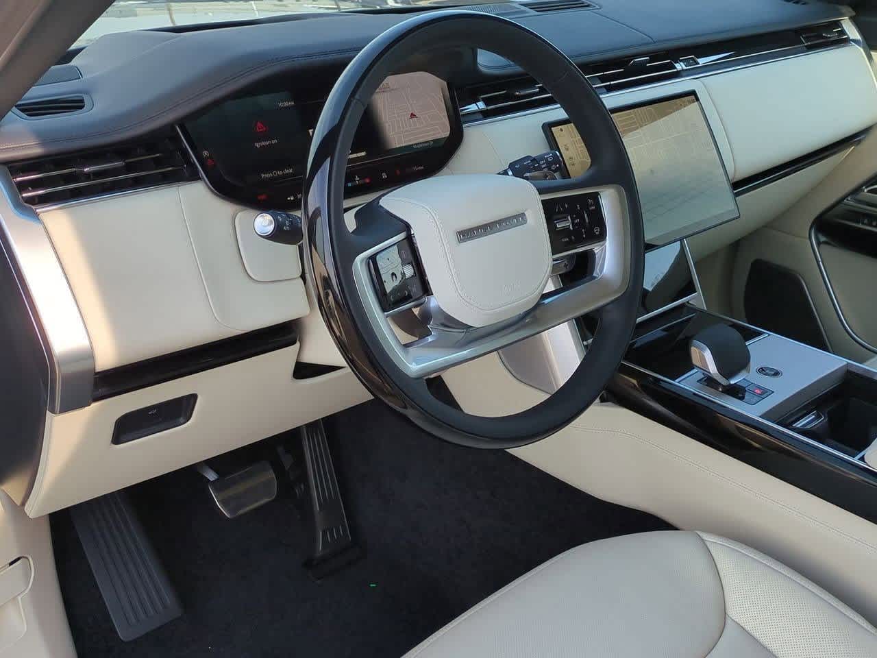 2025 Land Rover Range Rover Autobiography photo 2