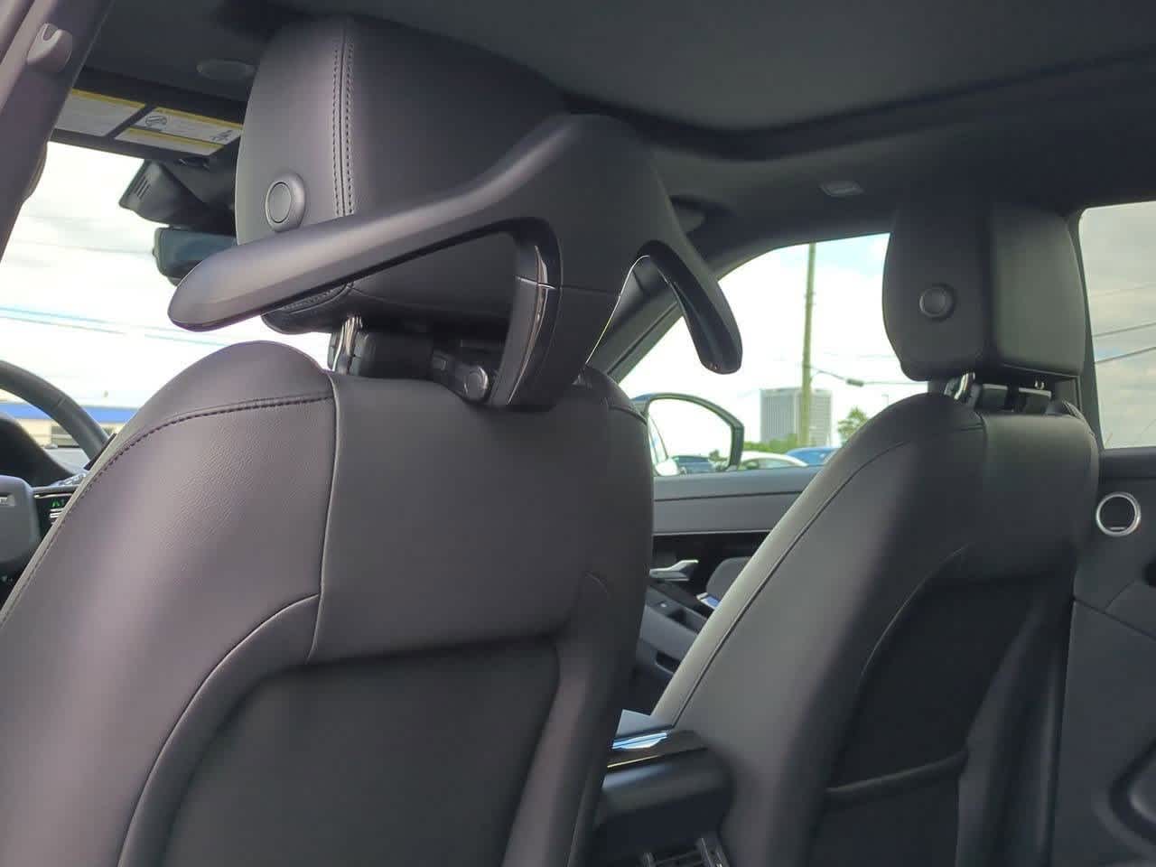 Thumbnail: 2025 Land Rover Range Rover Evoque - 18