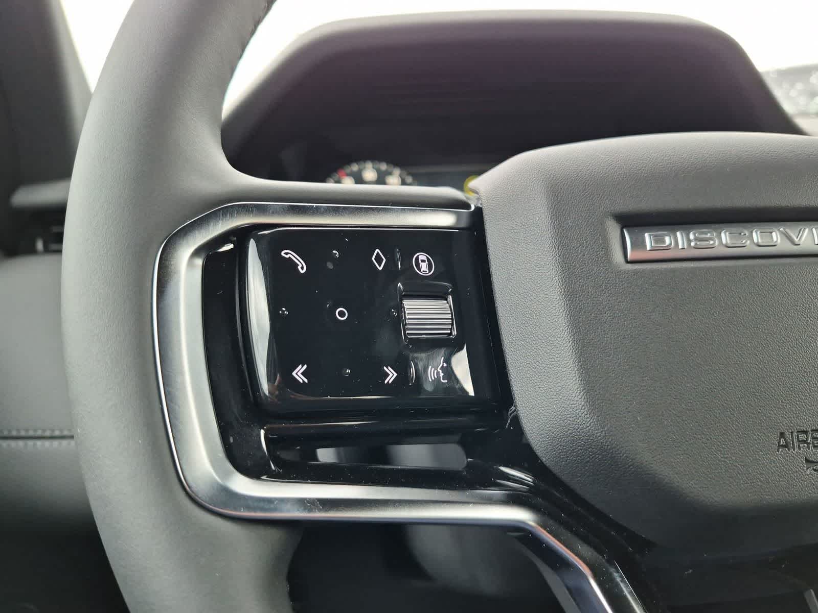 Thumbnail: 2026 Land Rover Discovery Sport - 24