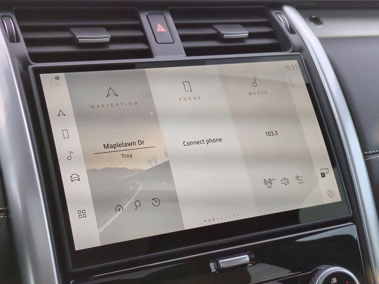 Thumbnail: 2026 Land Rover Discovery - 29