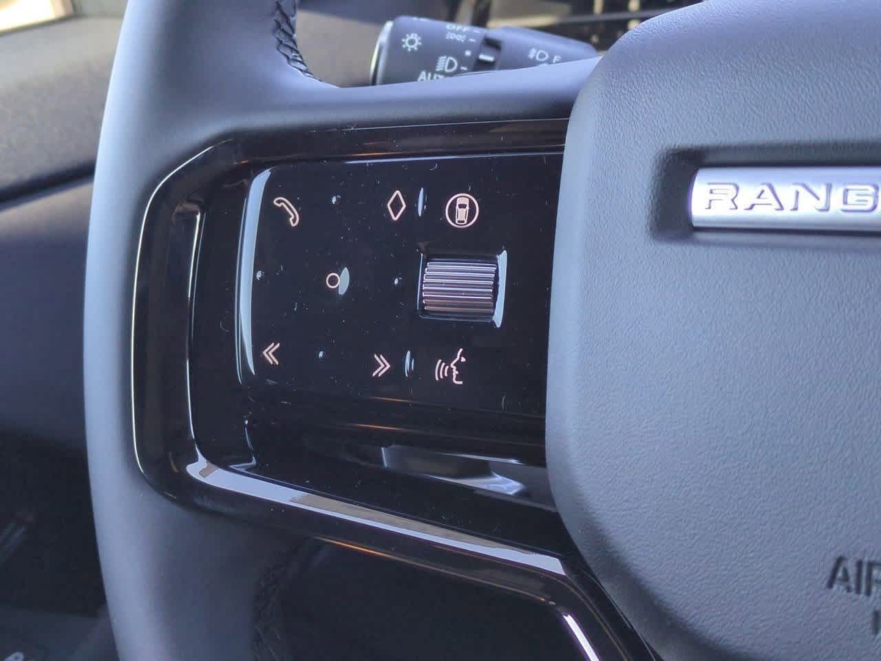 Thumbnail: 2026 Land Rover Range Rover Evoque - 22