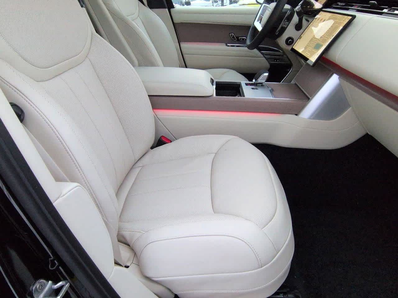 Thumbnail: 2026 Land Rover Range Rover - 23