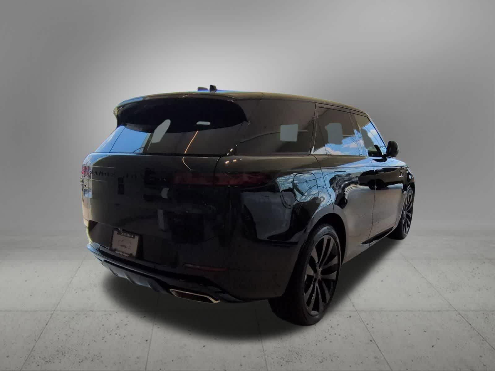Thumbnail: 2026 Land Rover Range Rover Sport - 6