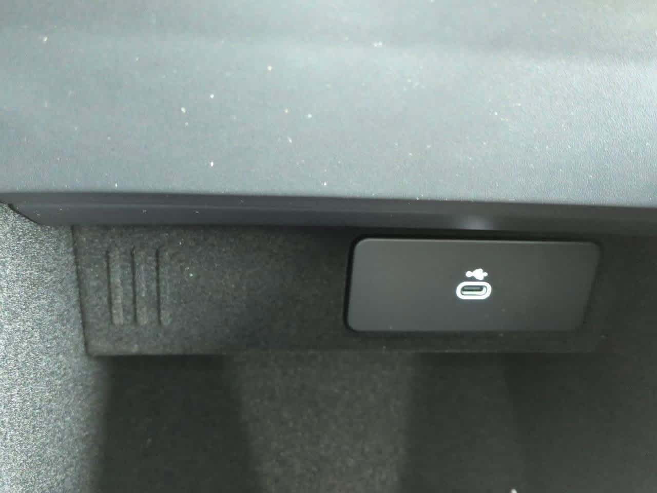 Thumbnail: 2026 Land Rover Range Rover Sport - 33