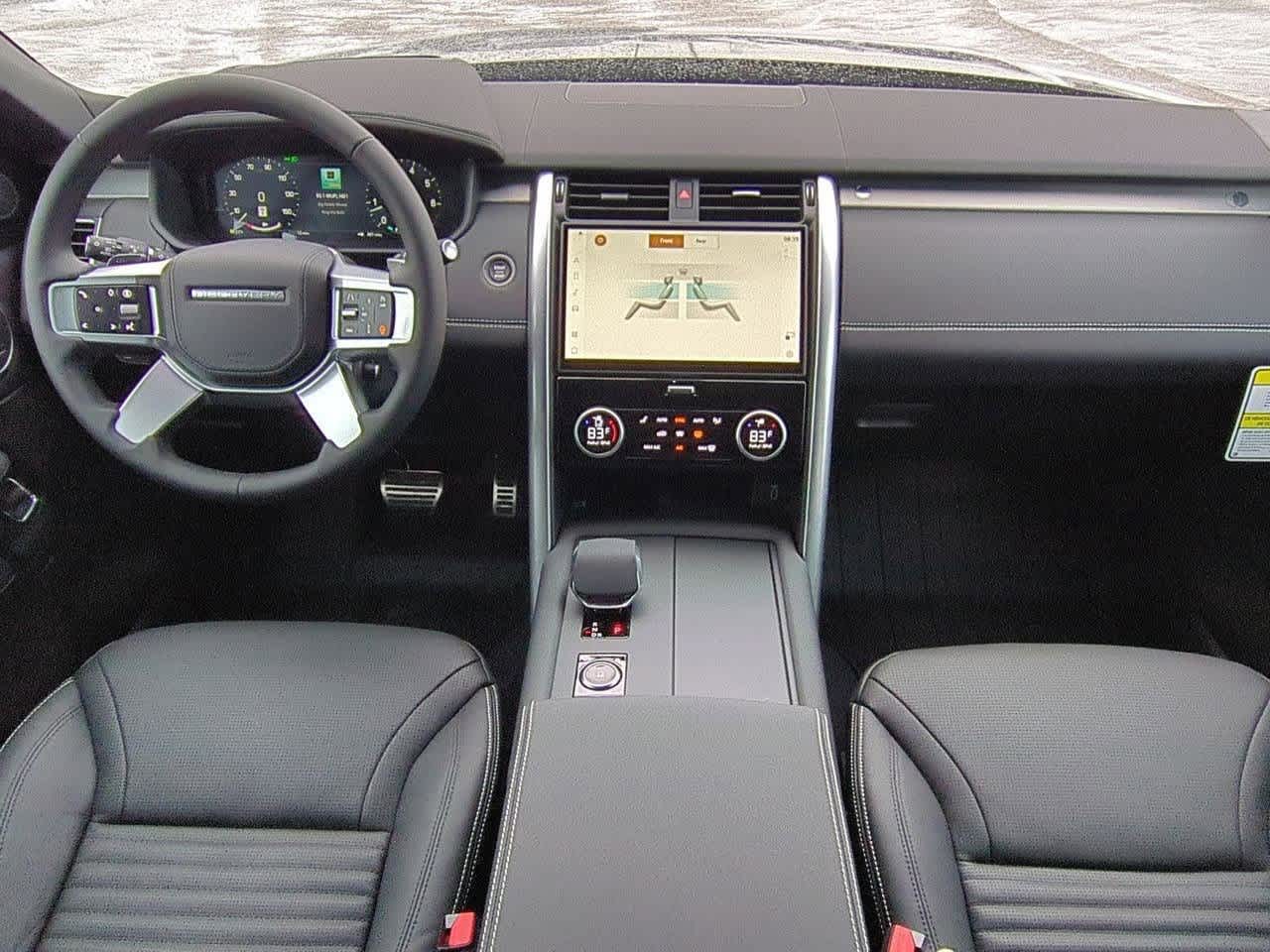 Thumbnail: 2026 Land Rover Discovery - 15