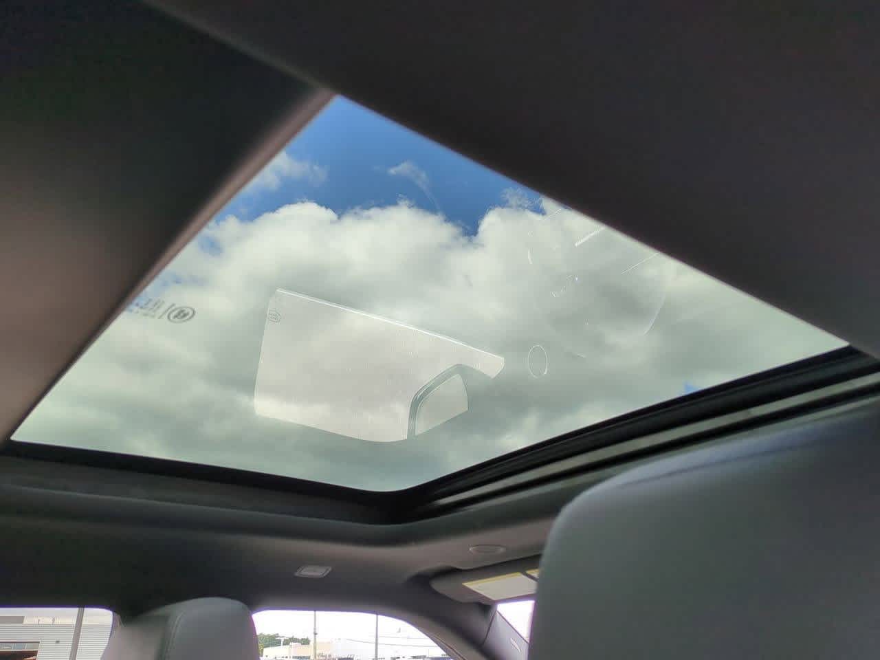 Thumbnail: 2025 Land Rover Range Rover Evoque - 22