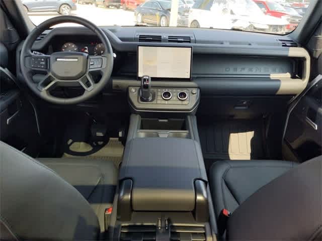 2025 Land Rover Defender 110 13