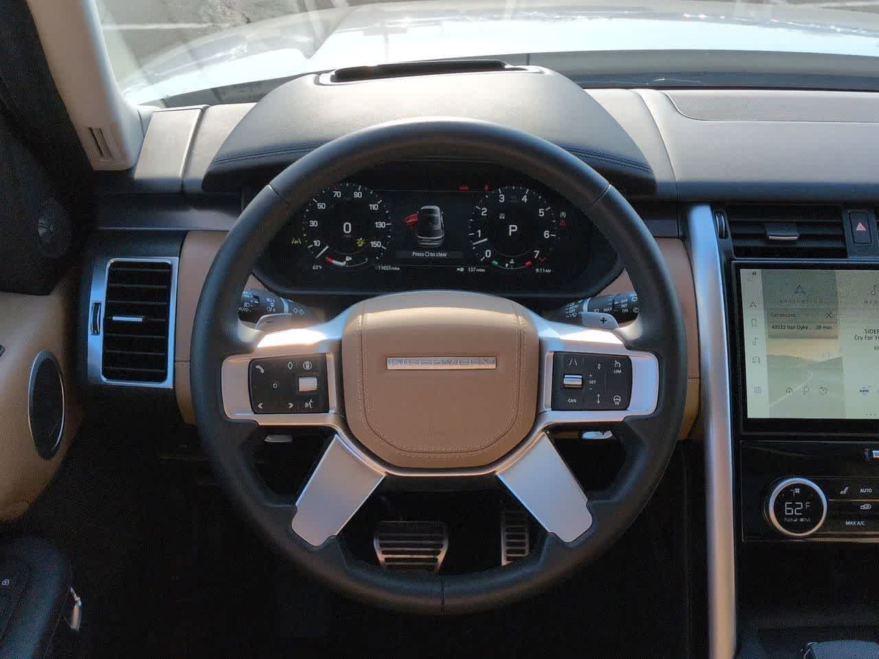Thumbnail: 2025 Land Rover Discovery - 24