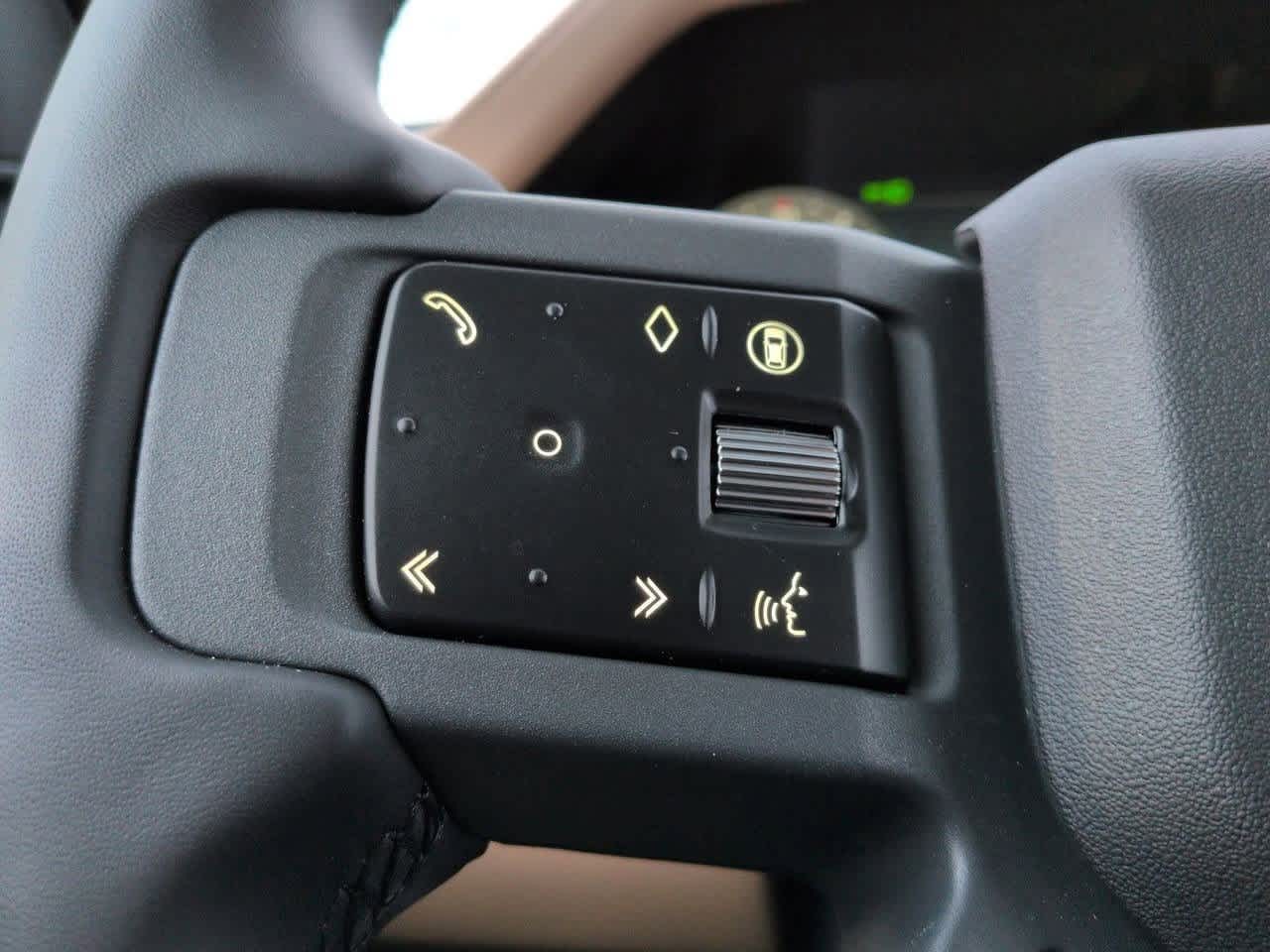 Thumbnail: 2025 Land Rover Defender - 26