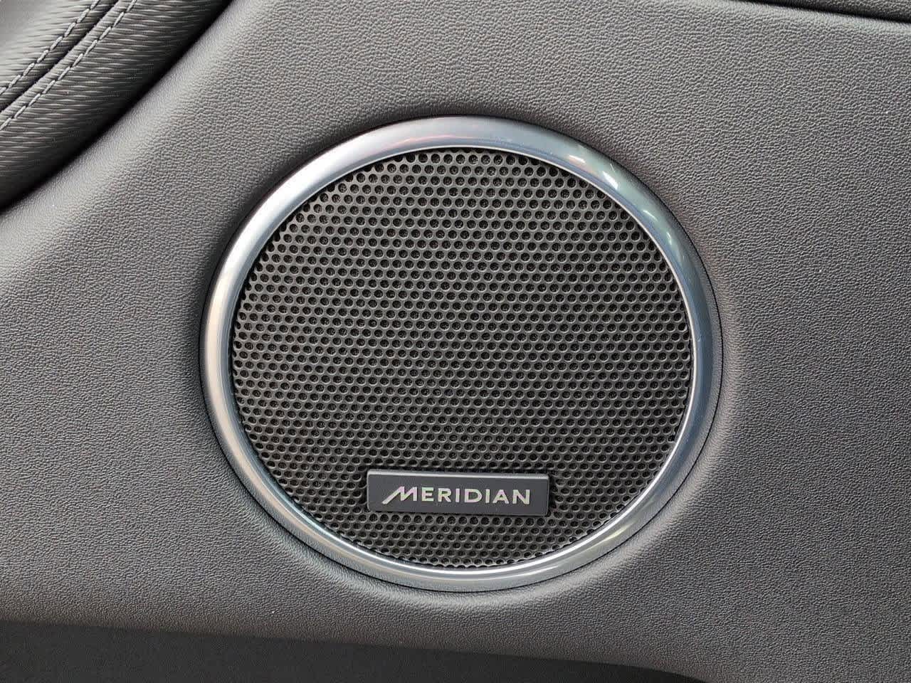 Thumbnail: 2026 Land Rover Discovery Sport - 31