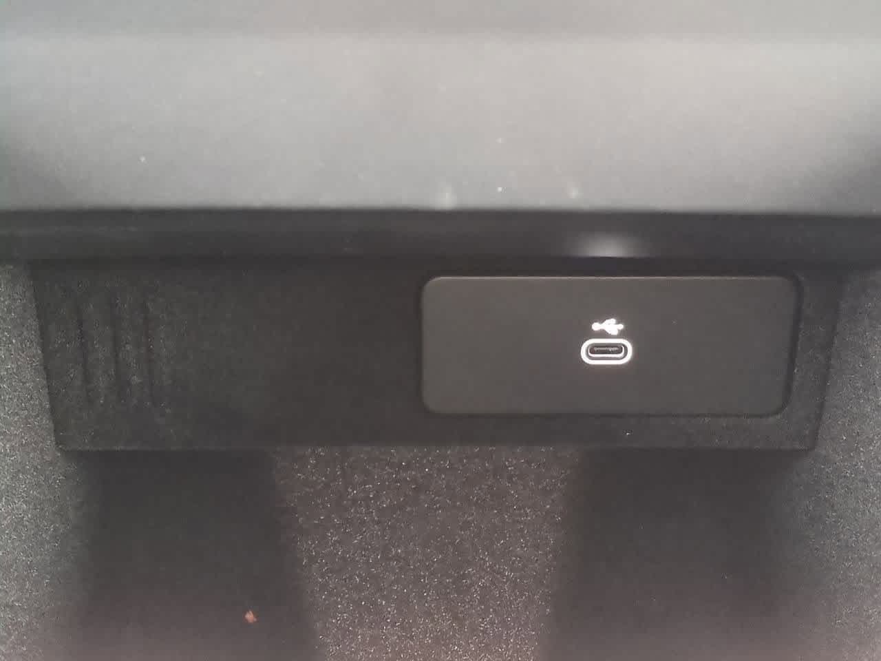 Thumbnail: 2025 Land Rover Range Rover Sport - 30