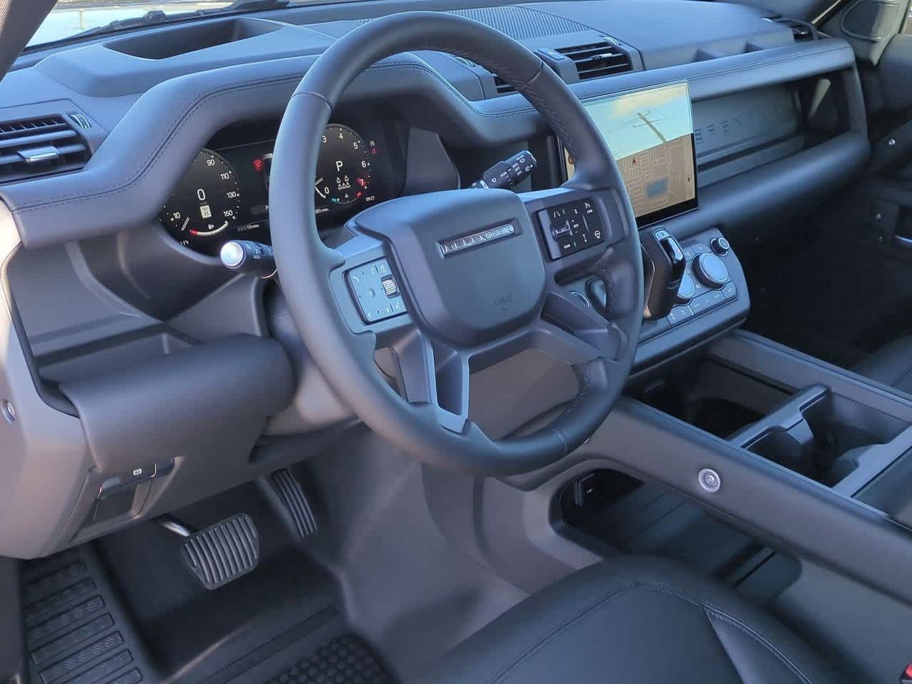 2025 Land Rover Defender 130 X-Dynamic SE photo 2