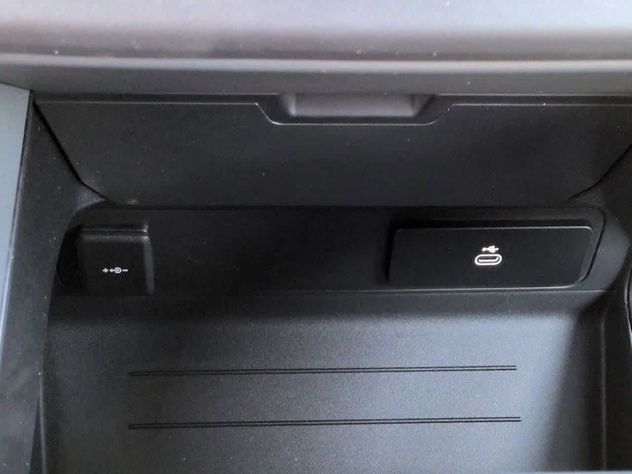 Thumbnail: 2026 Land Rover Defender - 33