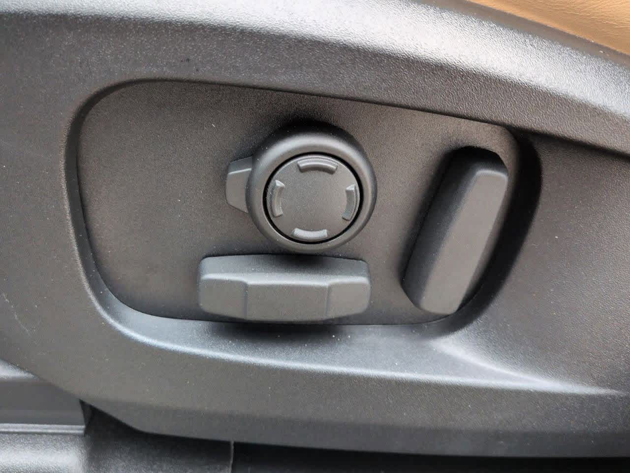 Thumbnail: 2026 Land Rover Defender - 17