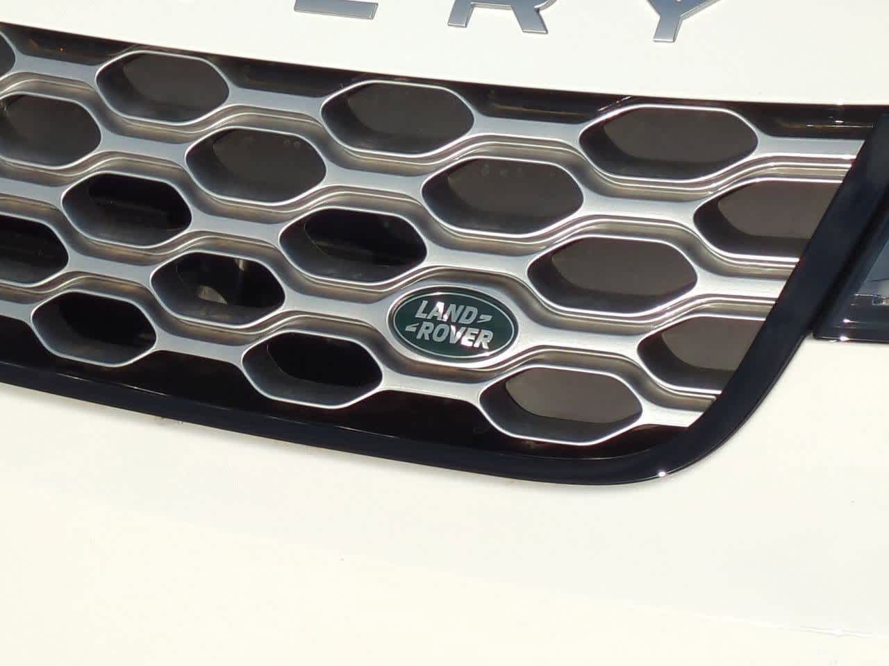 Thumbnail: 2026 Land Rover Discovery - 11