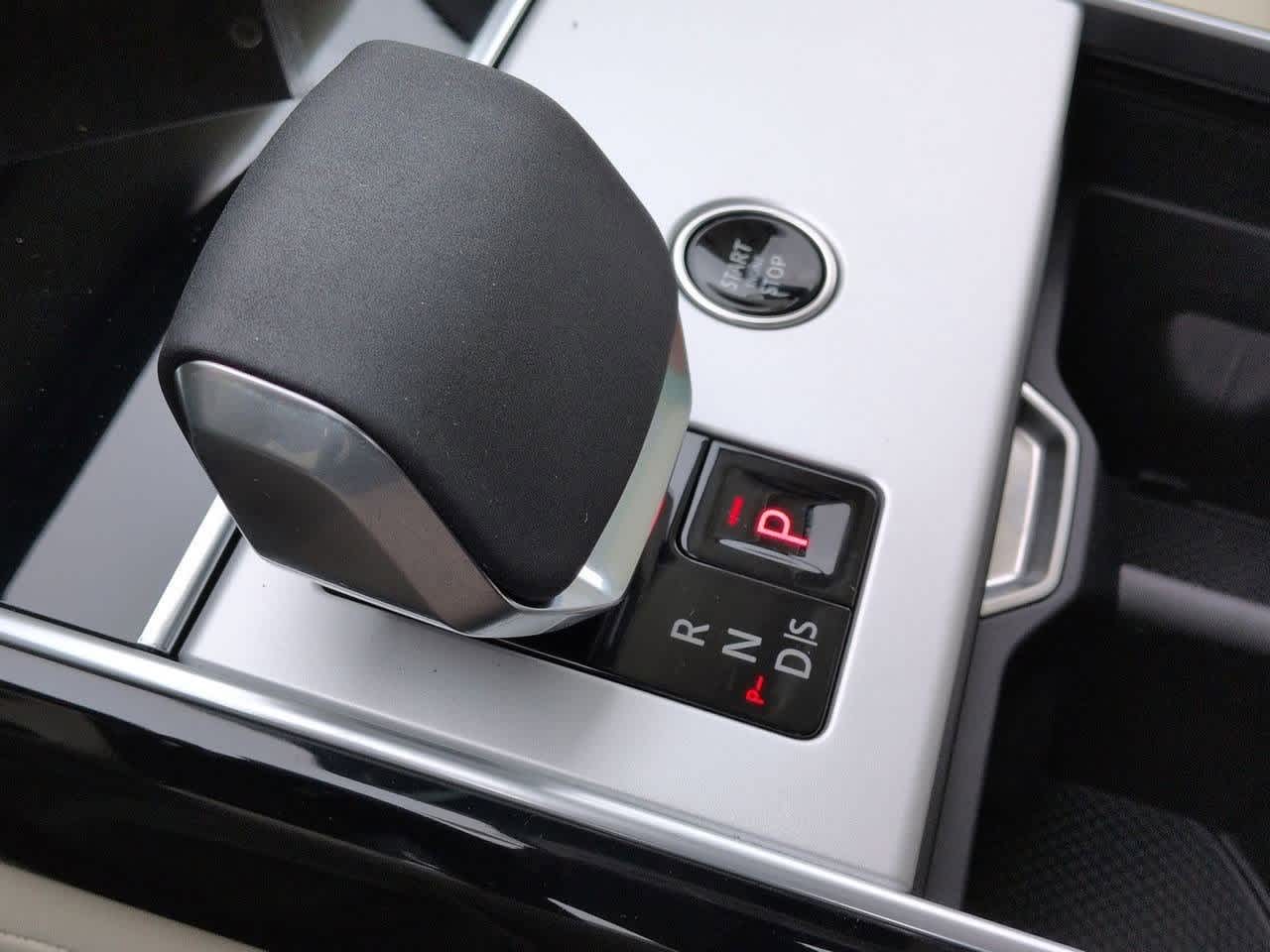 Thumbnail: 2026 Land Rover Range Rover - 34