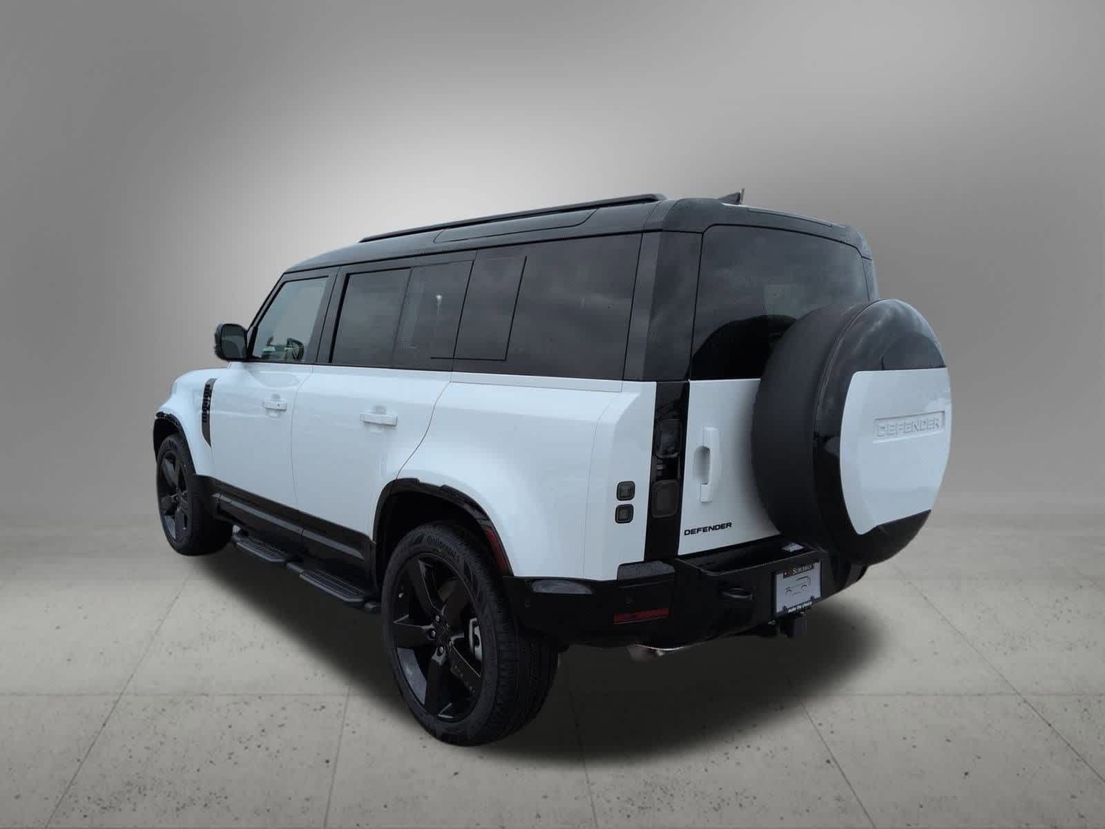 Thumbnail: 2026 Land Rover Defender - 4