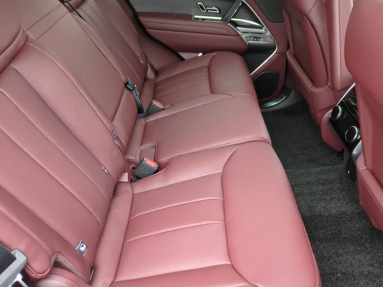 Thumbnail: 2026 Land Rover Range Rover - 21