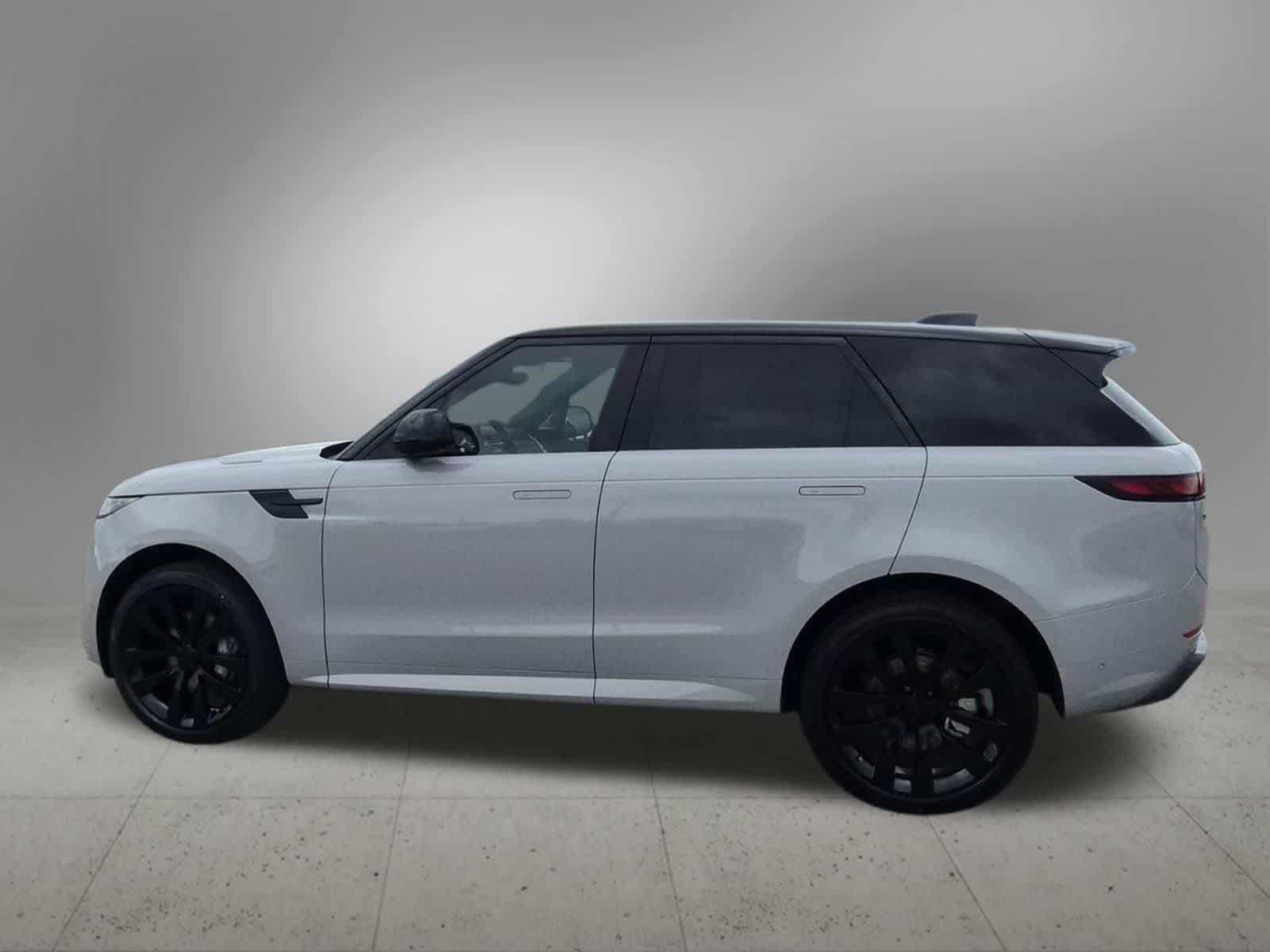 Thumbnail: 2026 Land Rover Range Rover Sport - 3