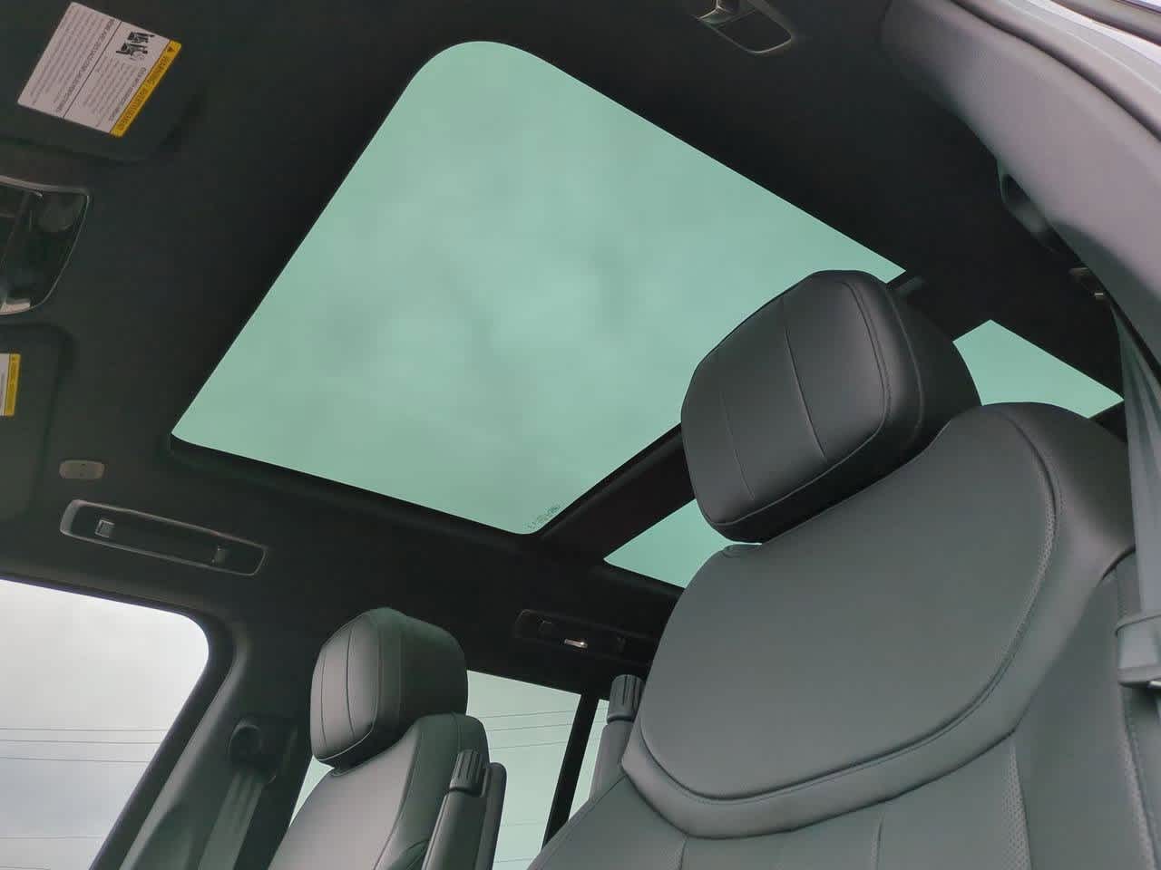 Thumbnail: 2025 Land Rover Range Rover - 19