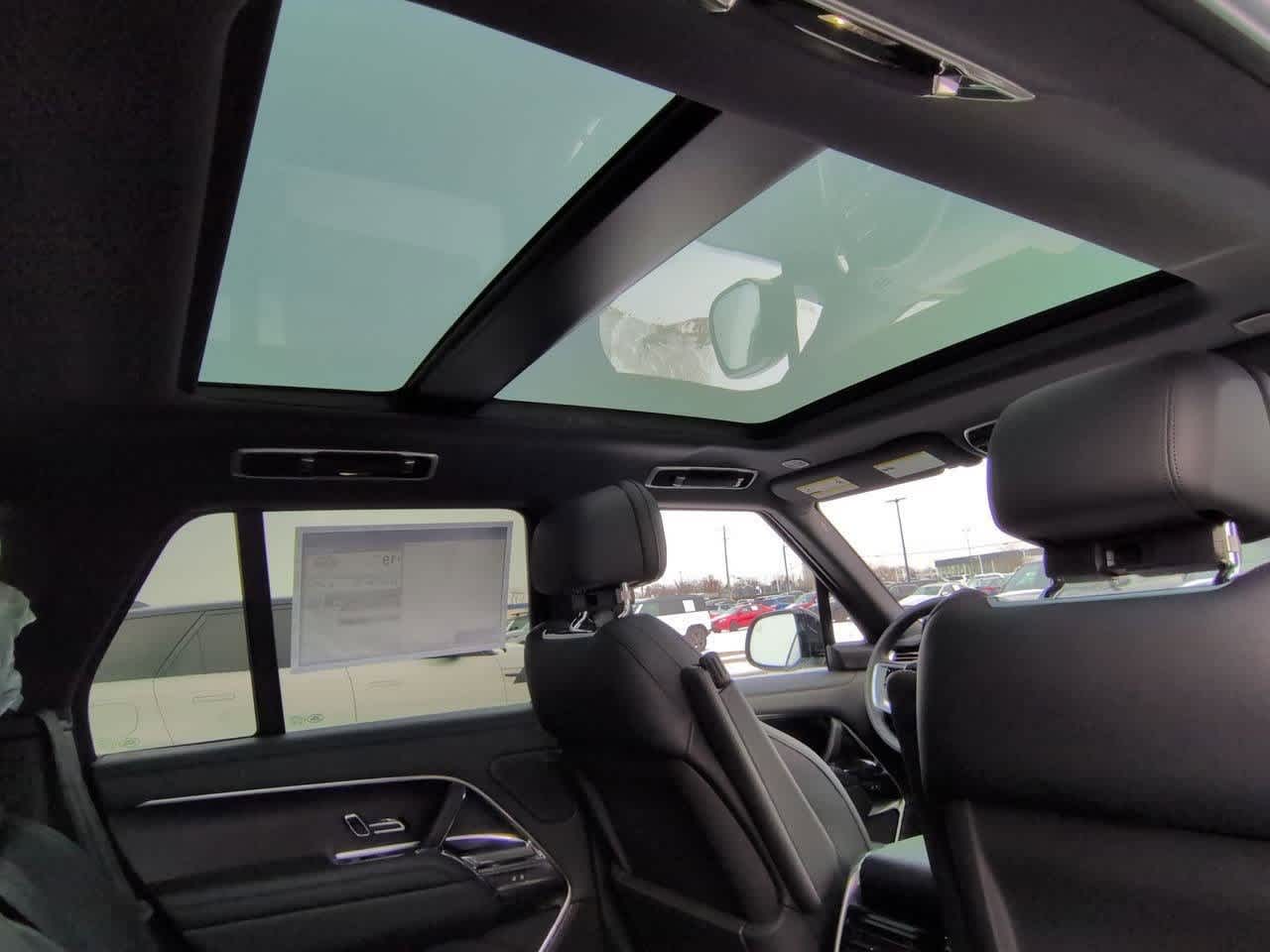 Thumbnail: 2026 Land Rover Range Rover - 22