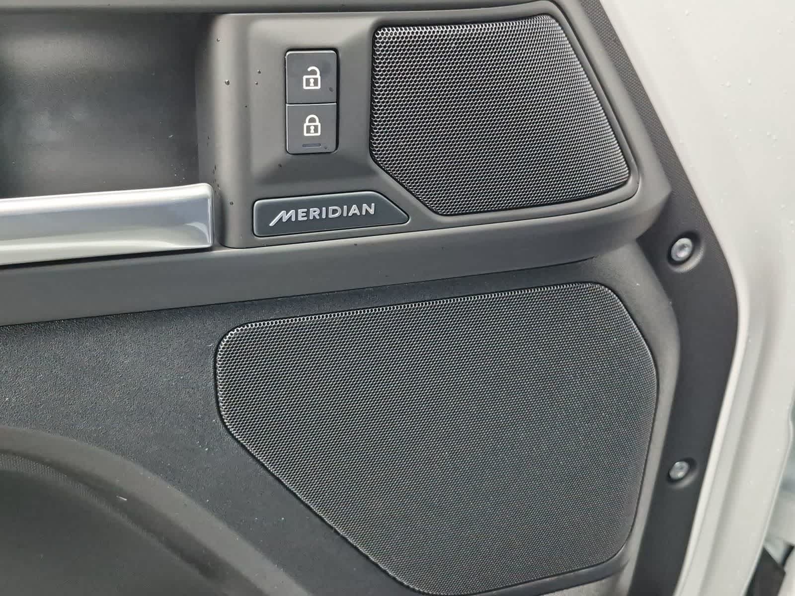 2026 Land Rover Defender S - Photo 30
