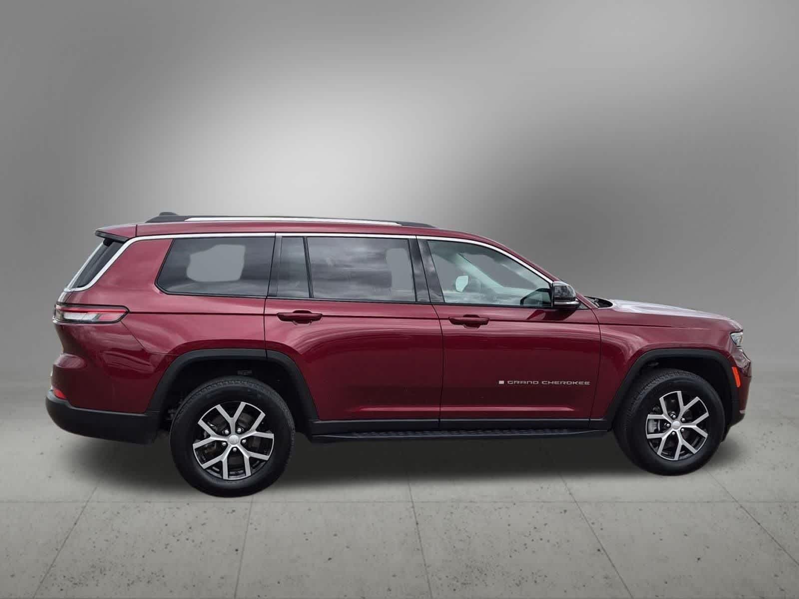 Thumbnail: 2023 Jeep Grand Cherokee - 7