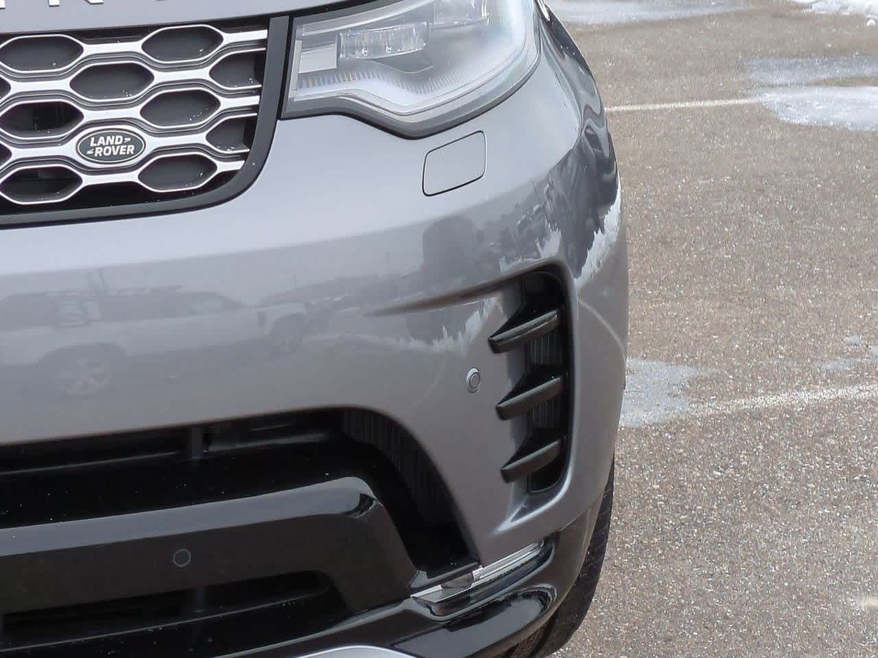 Thumbnail: 2026 Land Rover Discovery - 10