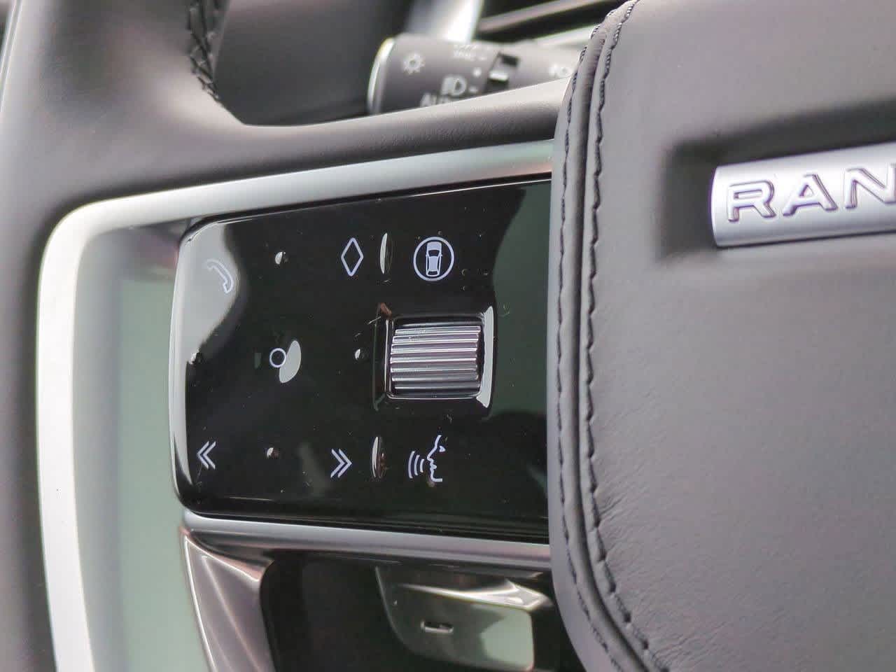 Thumbnail: 2025 Land Rover Range Rover - 25