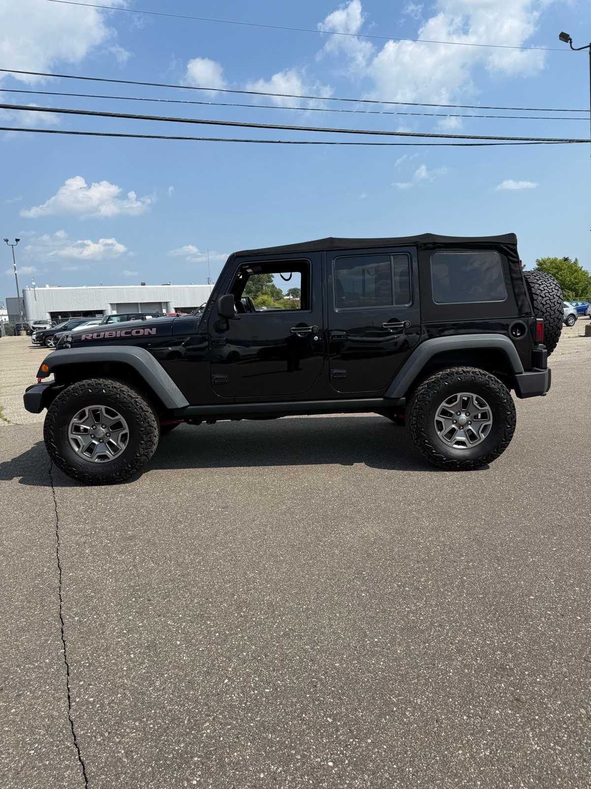 2015 Jeep Wrangler Unlimited Rubicon photo 2