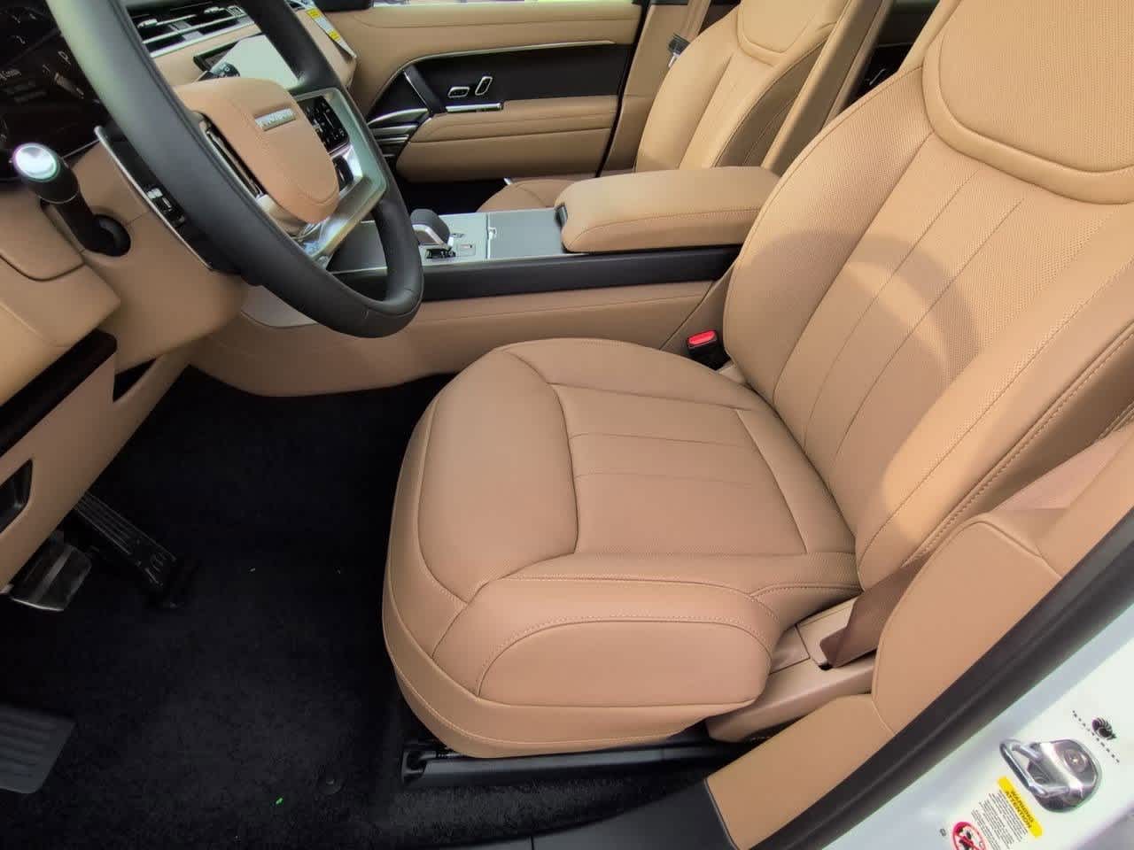 Thumbnail: 2026 Land Rover Range Rover - 16