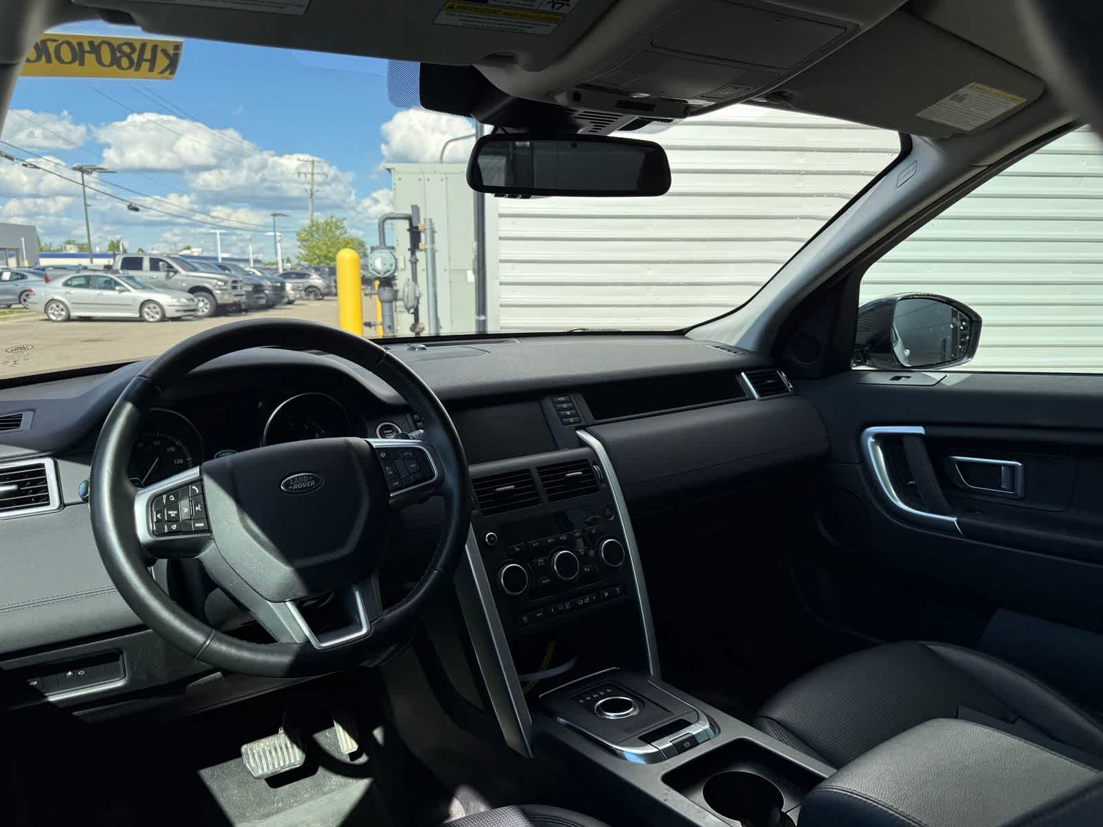 Thumbnail: 2019 Land Rover Discovery Sport - 10