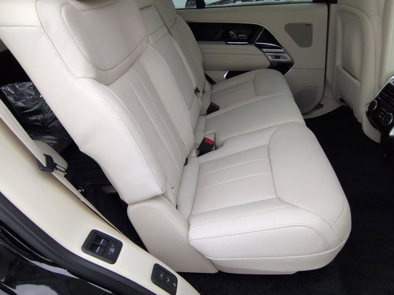 Thumbnail: 2026 Land Rover Range Rover - 21