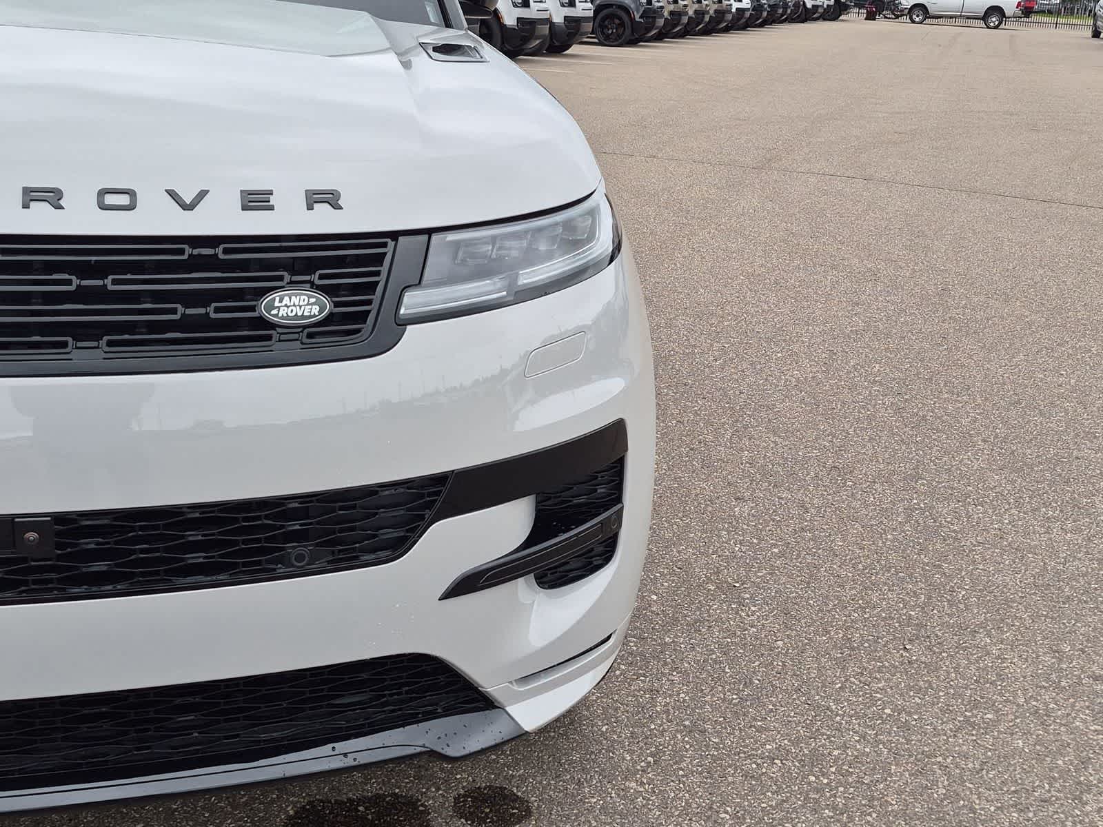 Thumbnail: 2026 Land Rover Range Rover Sport - 10