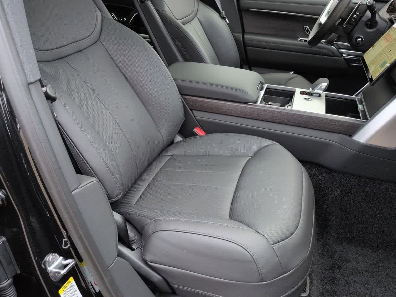 Thumbnail: 2026 Land Rover Range Rover - 23