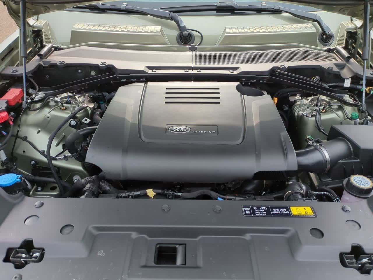 2025 Land Rover Defender 110 14