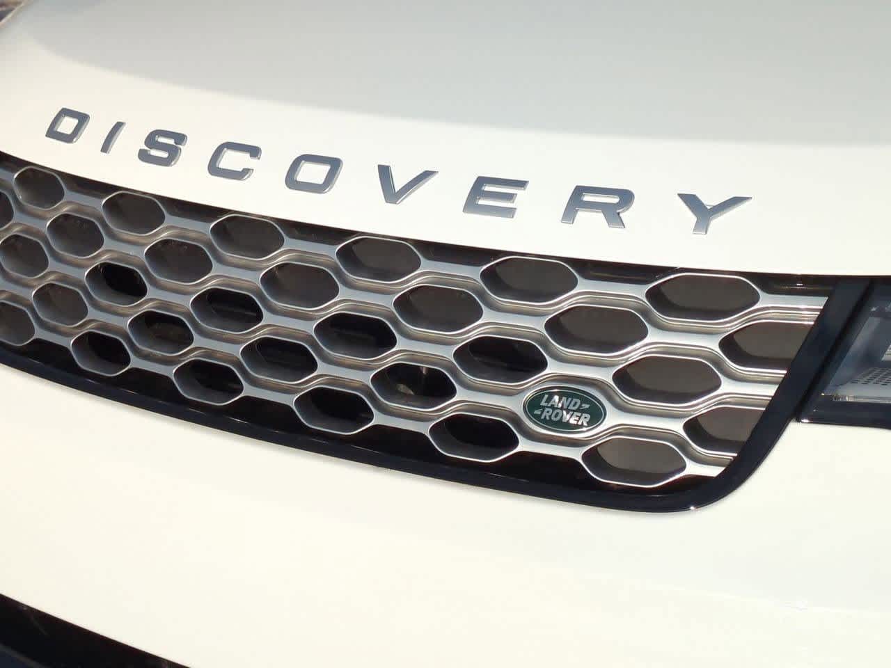 Thumbnail: 2026 Land Rover Discovery - 12