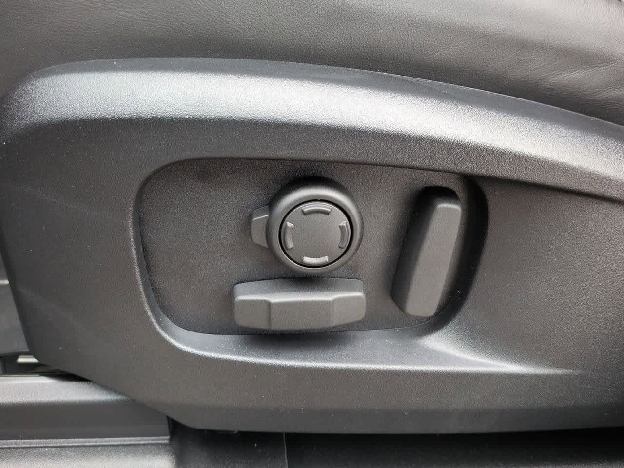 Thumbnail: 2026 Land Rover Defender - 17