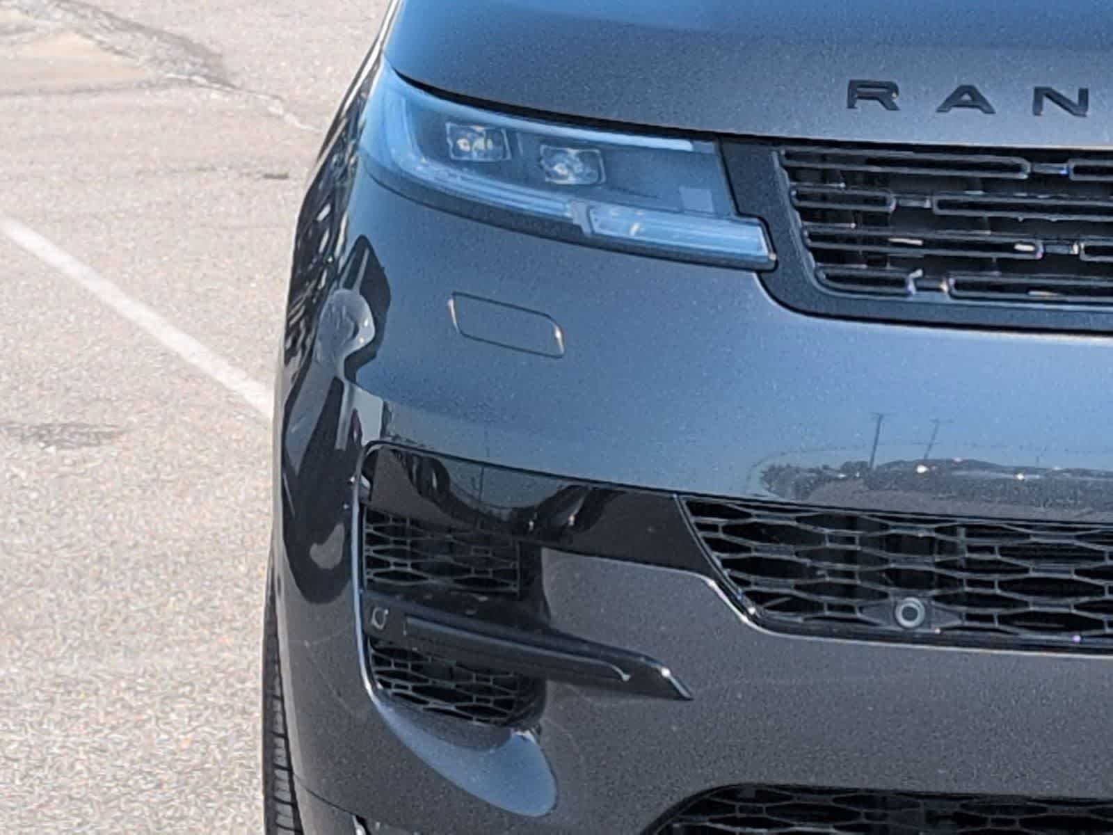Thumbnail: 2026 Land Rover Range Rover Sport - 10